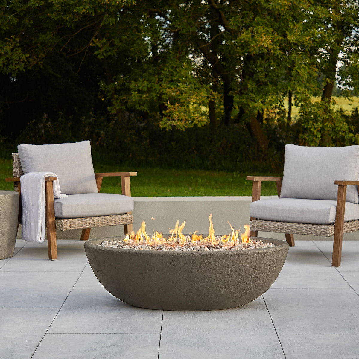 Riverside Oval Concrete Propane Fire Pit in Glacier Gray, 48-in